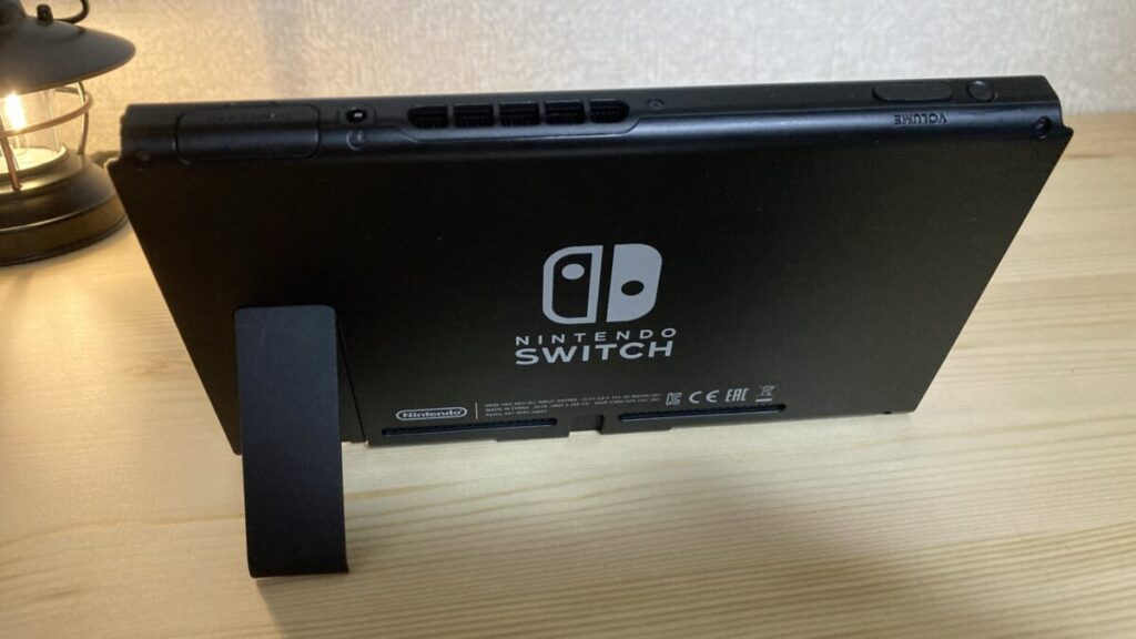 Nintendo Switch-背面のスタンド